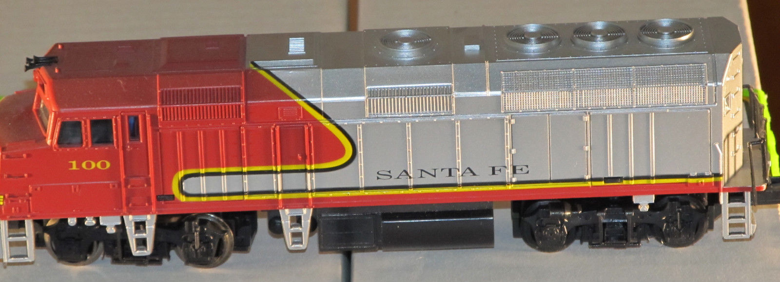 Life-Like-HO-Scale-Santa-Fe-F40PH-Diesel-Locomotive-361075404393